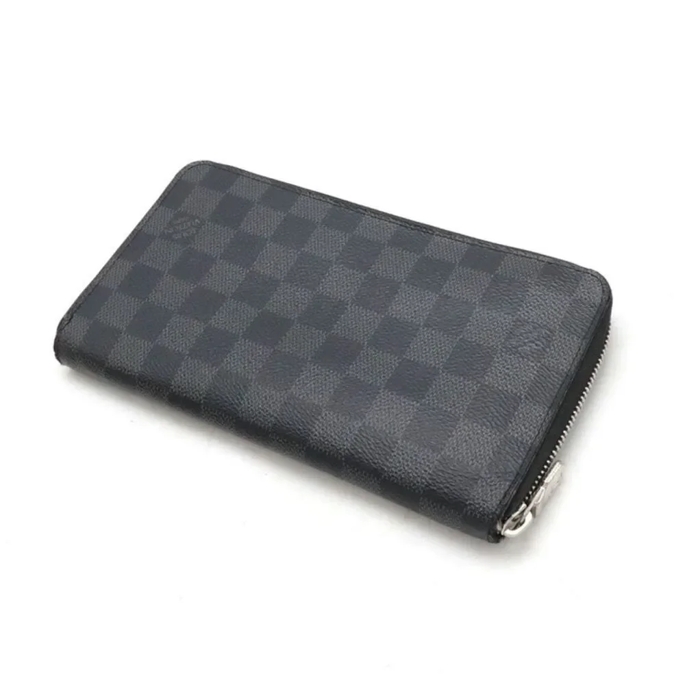 Louis Vuitton delivery duty